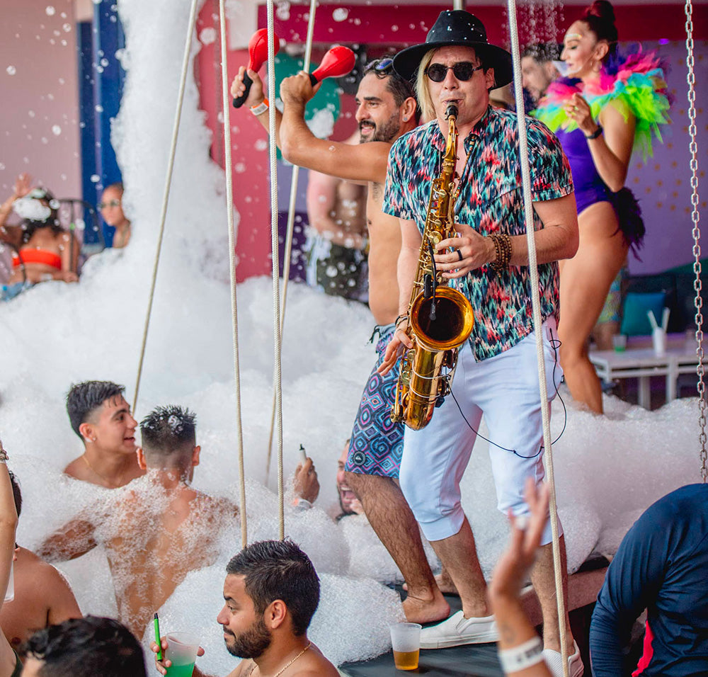 Coco Bongo Beach Club Cabana (per group of 6)